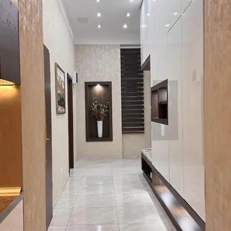 Dohany Dreamy Delight Next To Synagogue