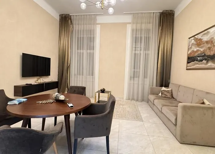 Dohany Dreamy Delight Next To Synagogue بودابست